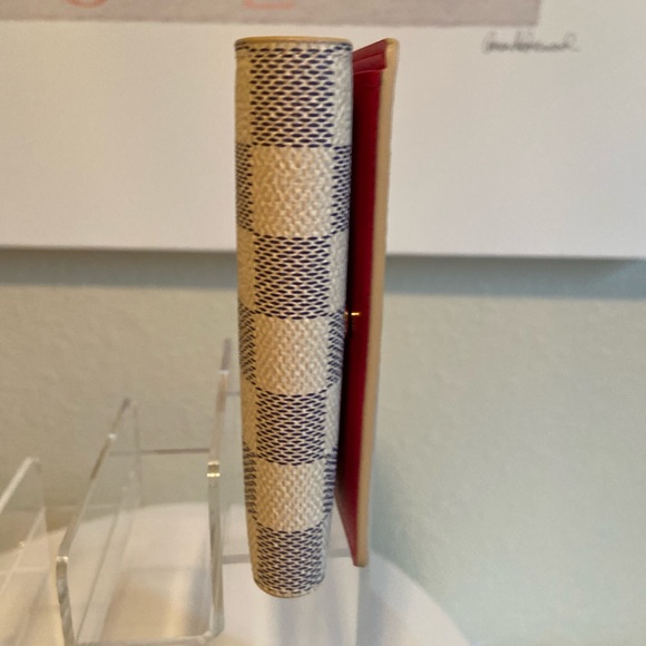 LV Ltd. Ed. Vivienne 2021 Holiday Victorine Wallet - Picture 7 of 16